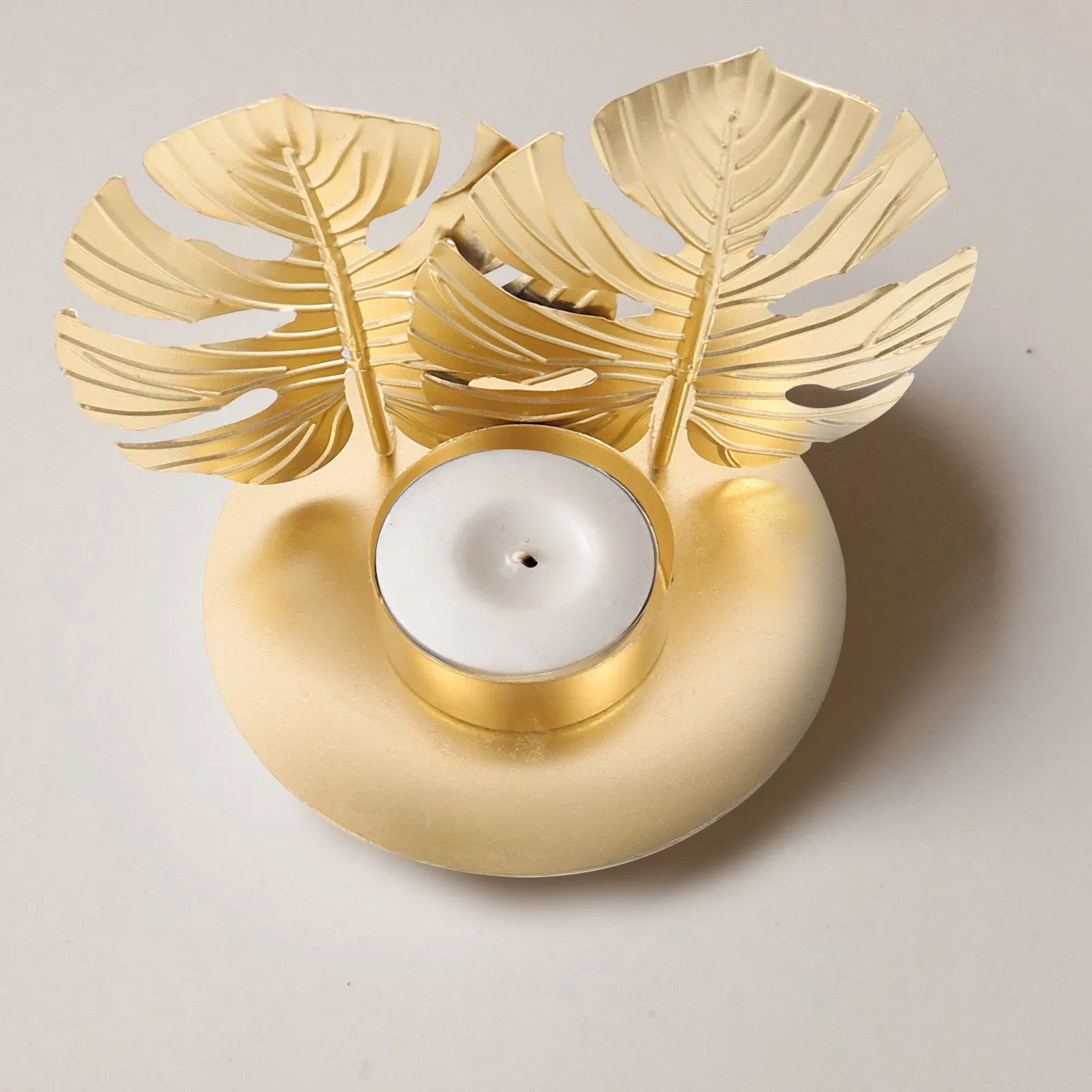 

2pcs Iron Candlestick Delicate Candleholder Table Decor For Home Wedding Party Desktop Decoration Holder For