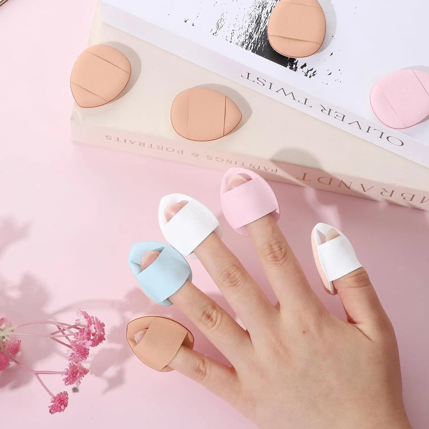 72個のフィンガーパウダーパフミニメイクアップスポンジ、ファンデーション、フェイスパウダー、コンシーラー、リペアクリーム用のソフトビューティーブレンダーパフ