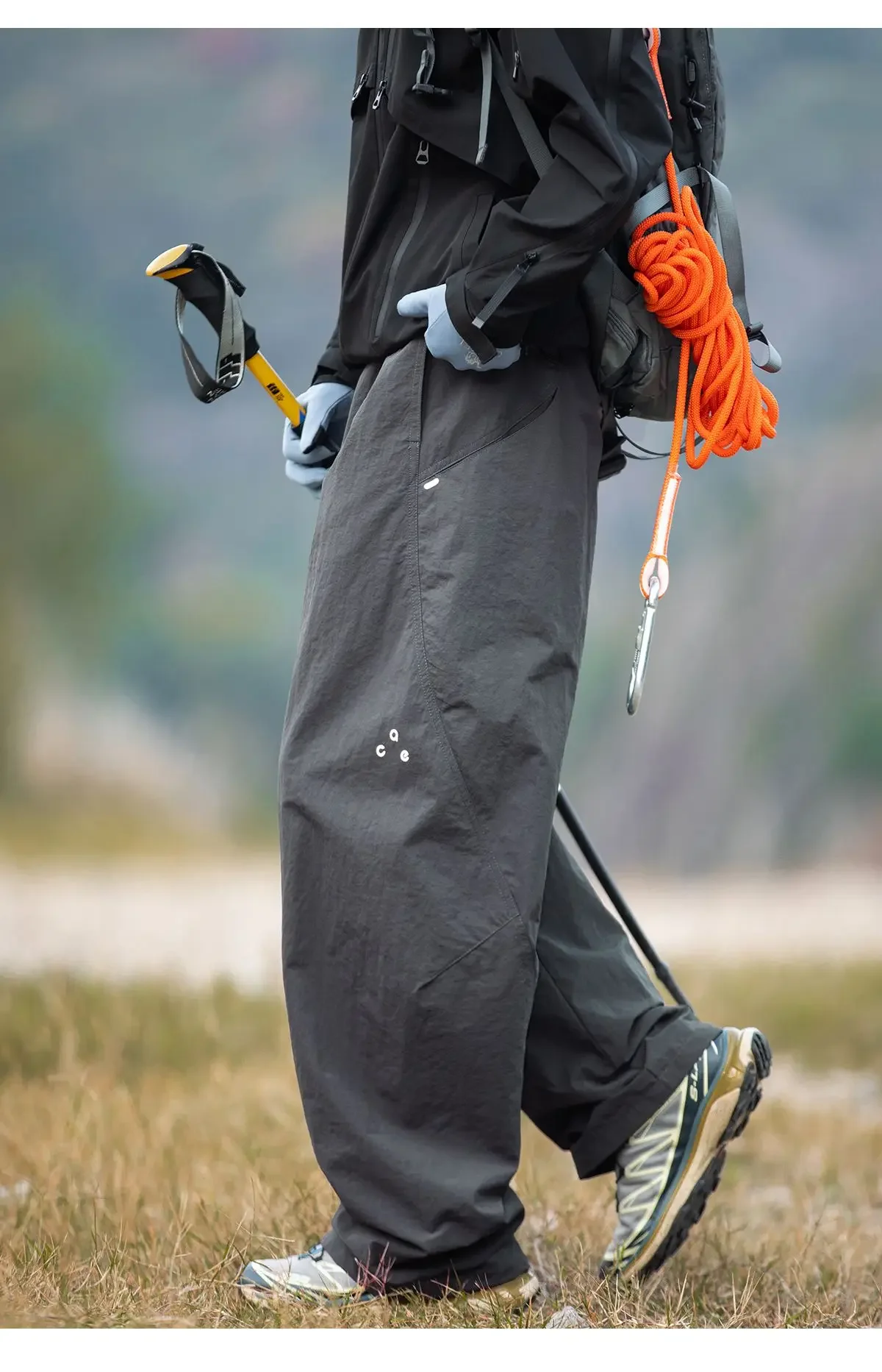 Herbstliche Outdoor-Hose, wasserabweisend, schnelltrocknend, gerade geschnitten, locker, lässig, mit elastischem Bund, für Männer und Frauen geeignet. – Detail 17