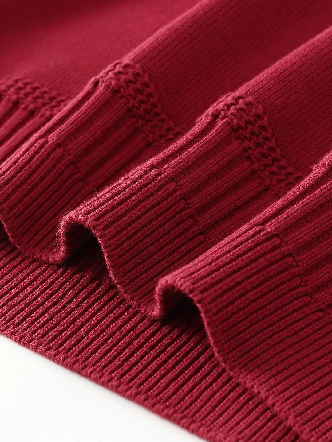 Czerwony sweter damski z czystej bawełny, dzianinowy, luźny krój, ciepła warstwa bazowa, wysoki kołnierz, do noszenia w domu, długi rękaw.