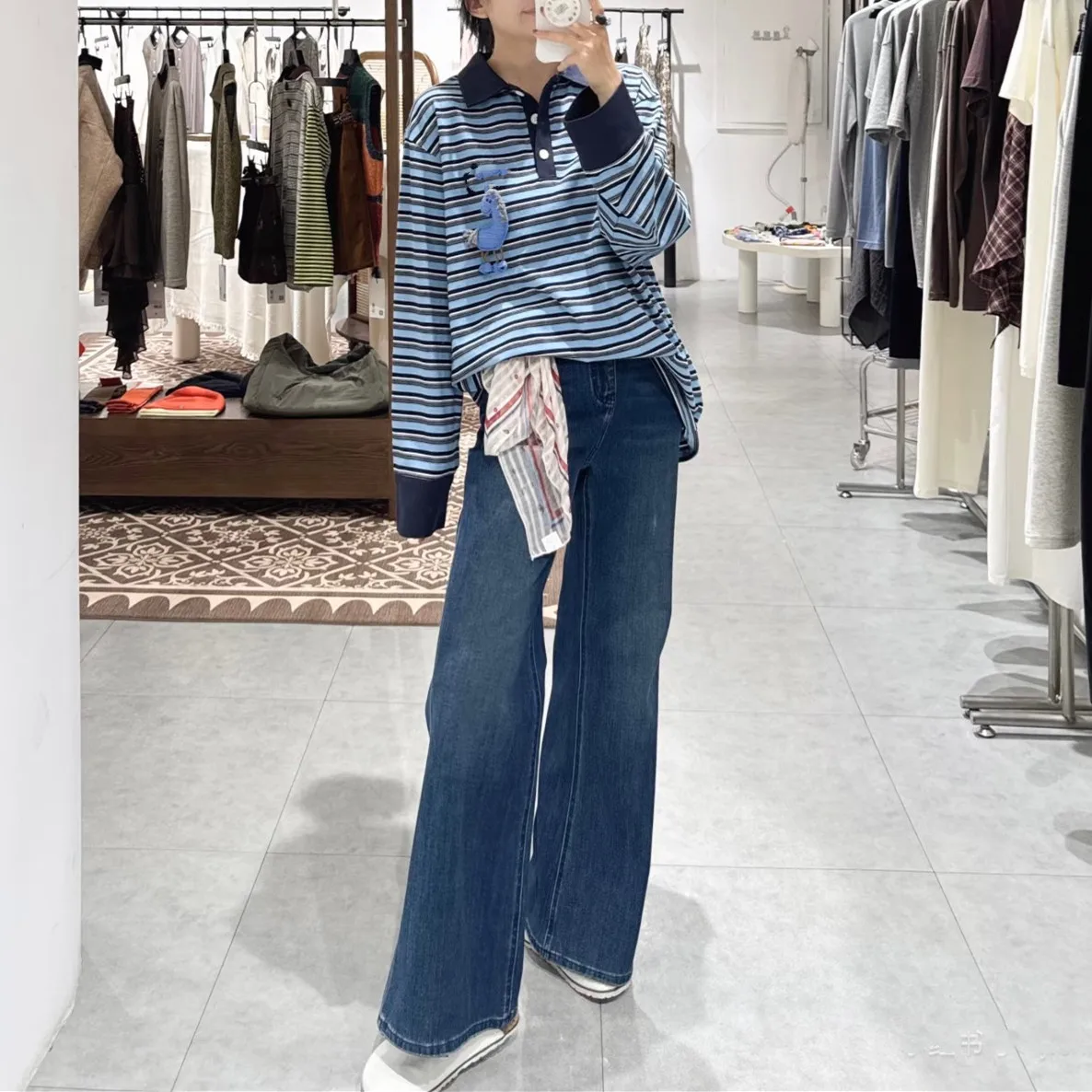 Luksusowy europejski sweter z dzianiny, luźny krój, wzór w paski, odmładzający, jesienno-zimowy, styl uniwersytecki, modny top.