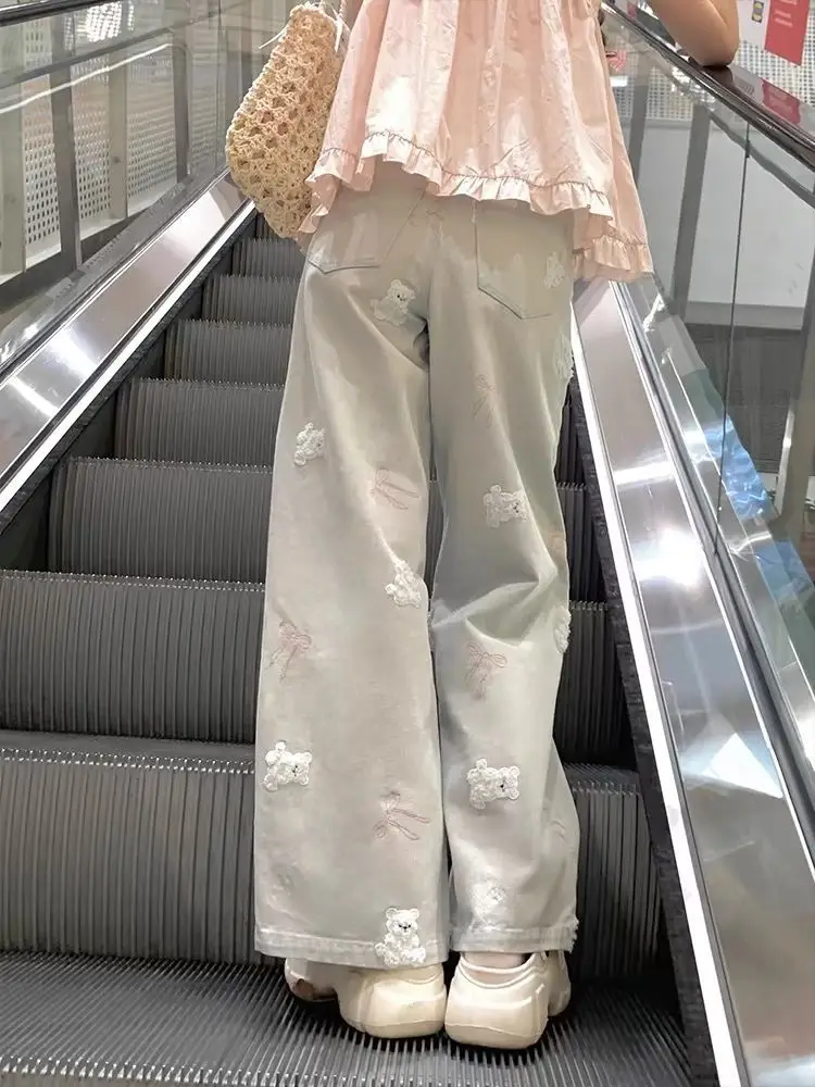 

Светлые прямые джинсы с кружевной отделкой и вышивкой медведя для женщин, осень-зима 25, облегающие широкие брюки с высокой талией