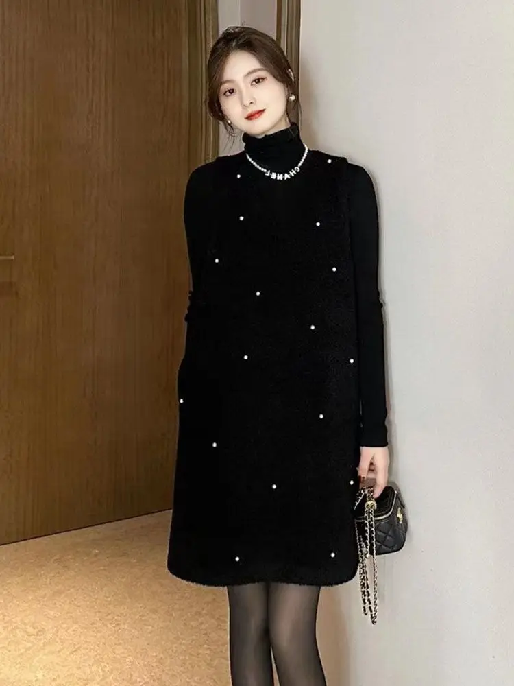 Autumn and Winter Set Women's New Style French High-end Semi High Neck Black Knitted Sweater Pearl Vest Skirt Two-piece Set