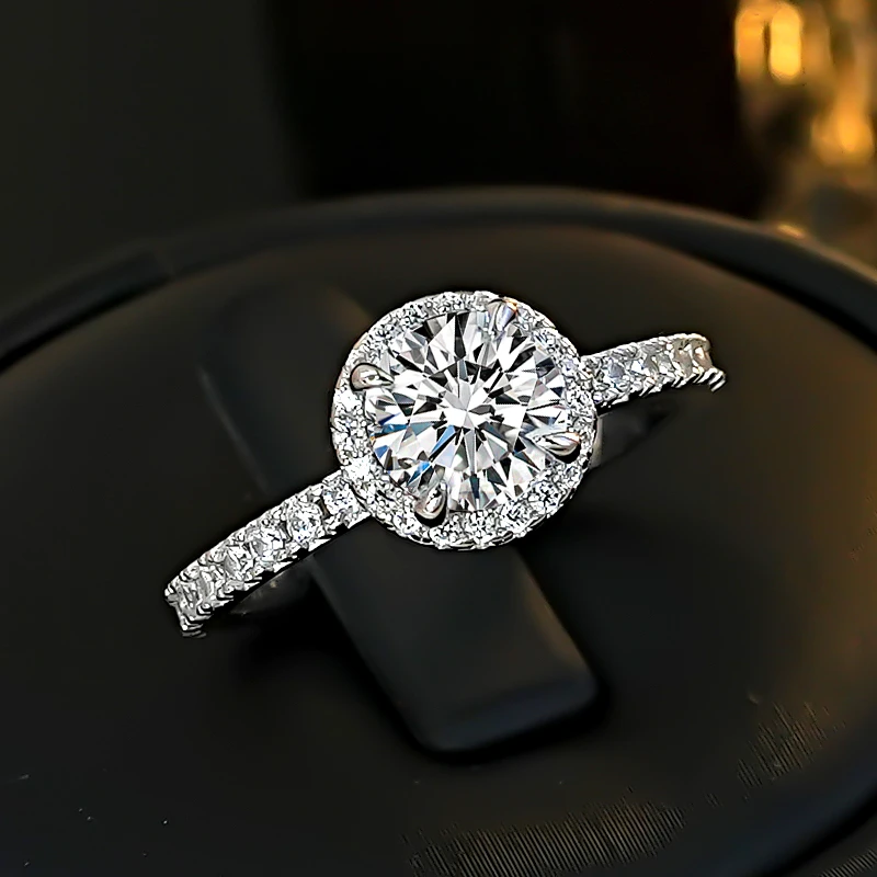 

Light luxury eight star eight arrow diamond 925 silver ring set with high carbon diamond 1.5 carat temperament proposal woman