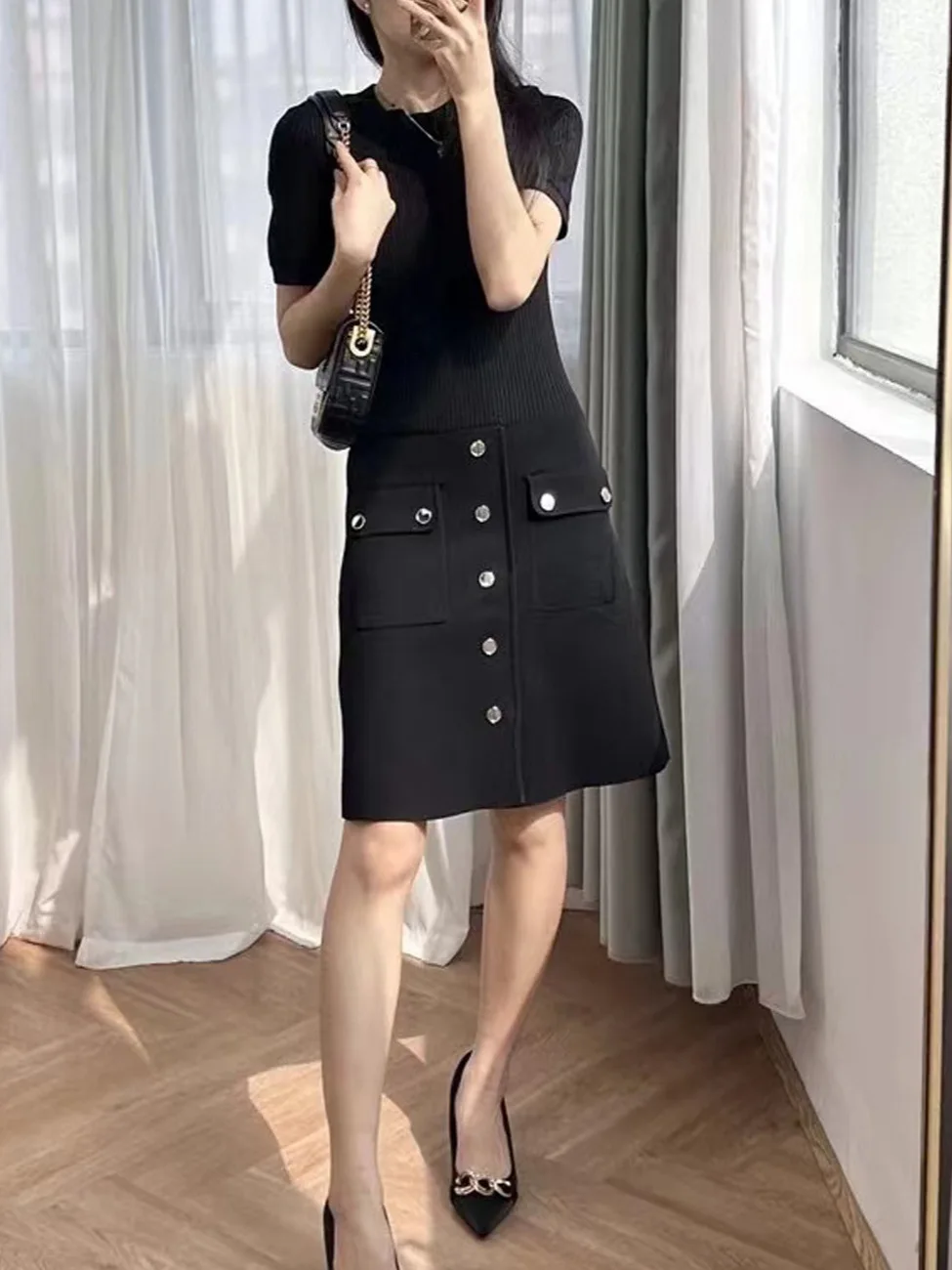 

Women Black Mini Robe Buttons Decoration Short Sleeve O-Neck Slim Summer 2024 Dress