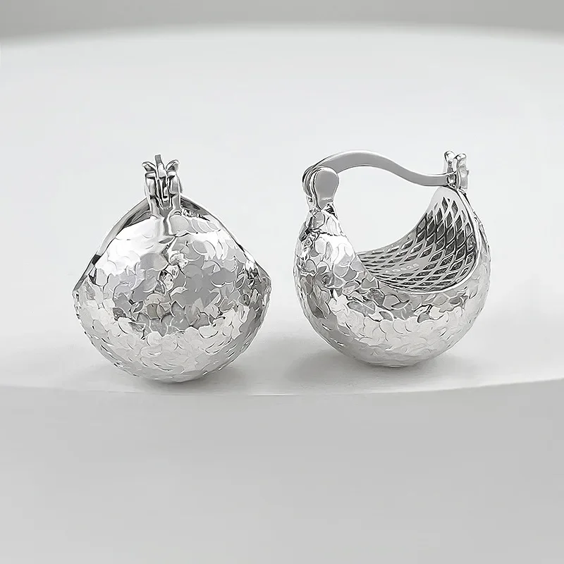 New S925 Sterling Silver Sparkling and Bursting Ice Light Ball Pine Earrings, Fashionable and Versatile, Cool and Cool Style