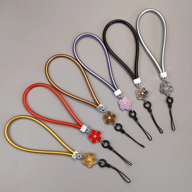

Mobile Phone Lanyard Short Flower Pendant No Strap Wrist Hanging Decoration Leather Silicone Sling for Men and Women Samxing
