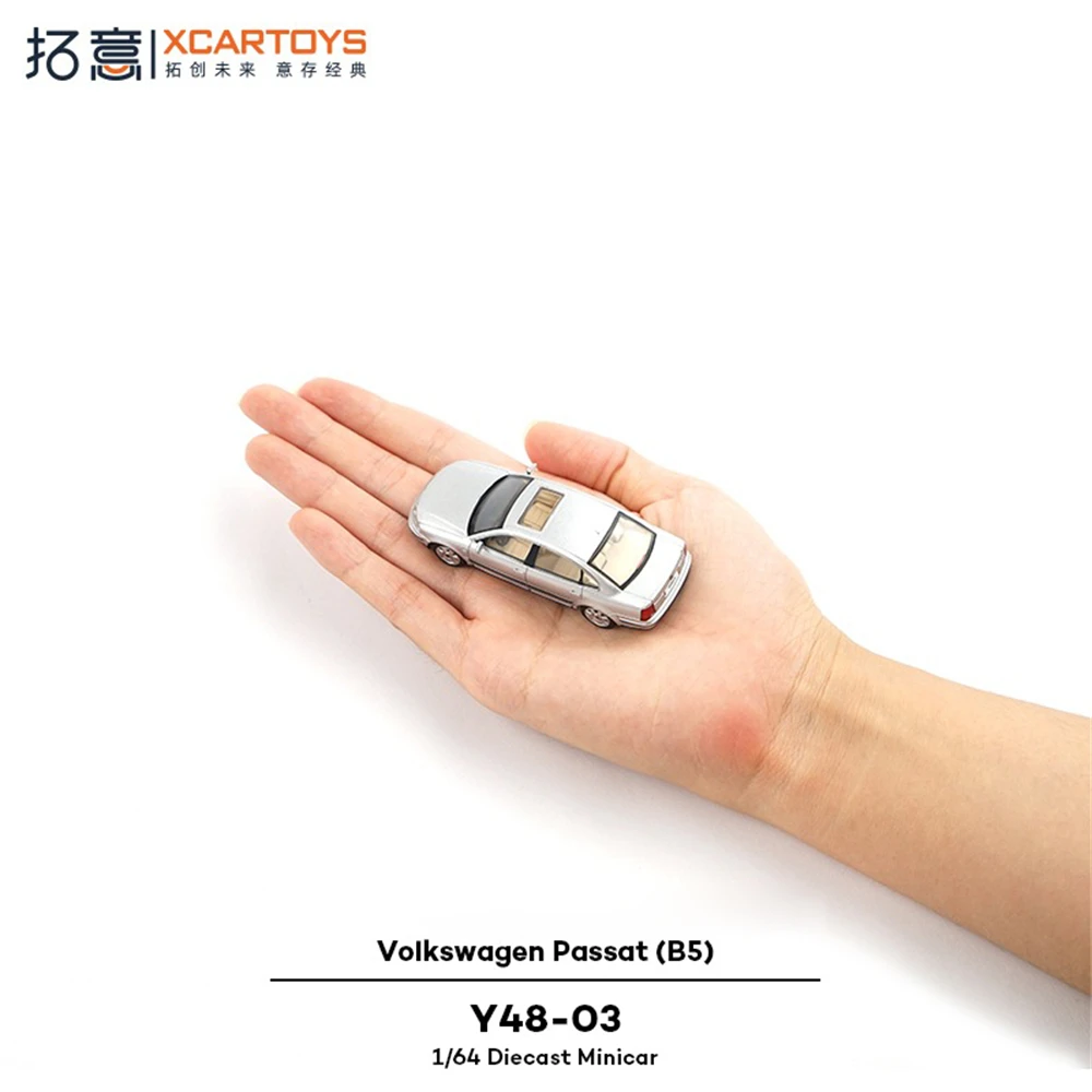 Xcartoys โมเดลรถจำลองอัลลอยด์ 1/64 ของเล่นสะสมรถยนต์ Volkswagen Sedan รุ่น Gen.5 Passat