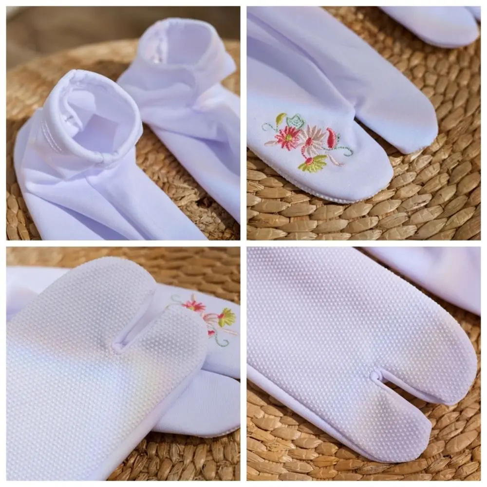 Embroidery Flower Two Toed Socks Mid-calf Japanese Style Split Toe Sock Women Hosiery Toe Separator Socks Cosplay