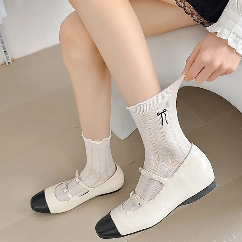 

1Pair Cute Bow Embroidery Mid Tube Socks Women Ruffle Harajuku Style Summer Autumn Soft Versatile Fashionable Girl Socks