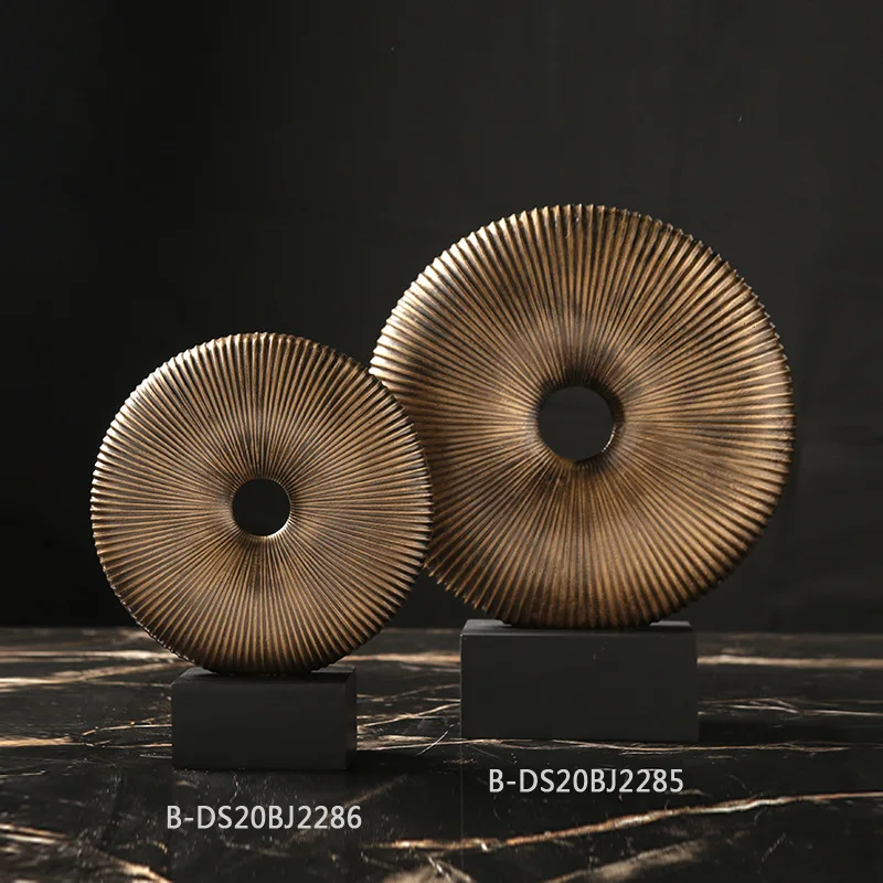 

Figurines Resin Crafts Hollow Out Decorative Statues Openwork Ring Striped Gold Ring Golden Round Sculpture Home Decoration