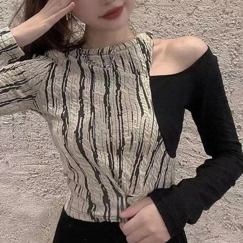 2024 New Women\'s Spring Autumn Contrast Color Crew Neck Spliced Long Sleeve Elegant Slimming Exposed Clavicle Sexy T-shirt Tops