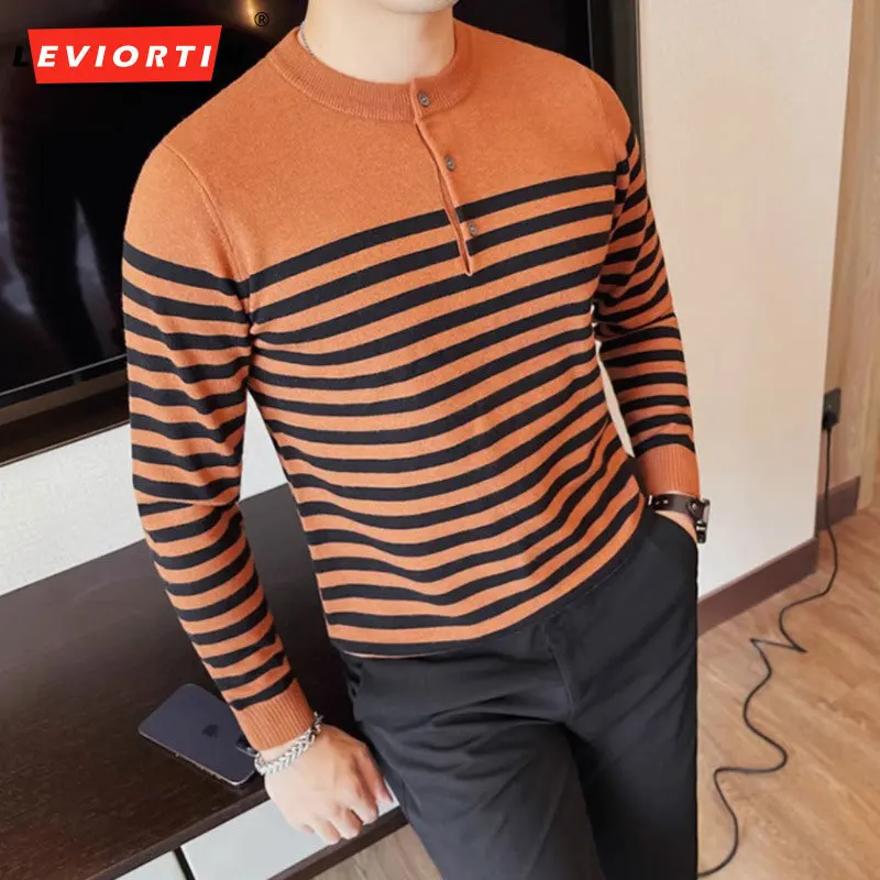 

2023 Autumn/Winter Men's Sweater Long Sleeve Round Neck Button Stripe Knitted Youth British Fashion Slim Fit Sweater Underlay