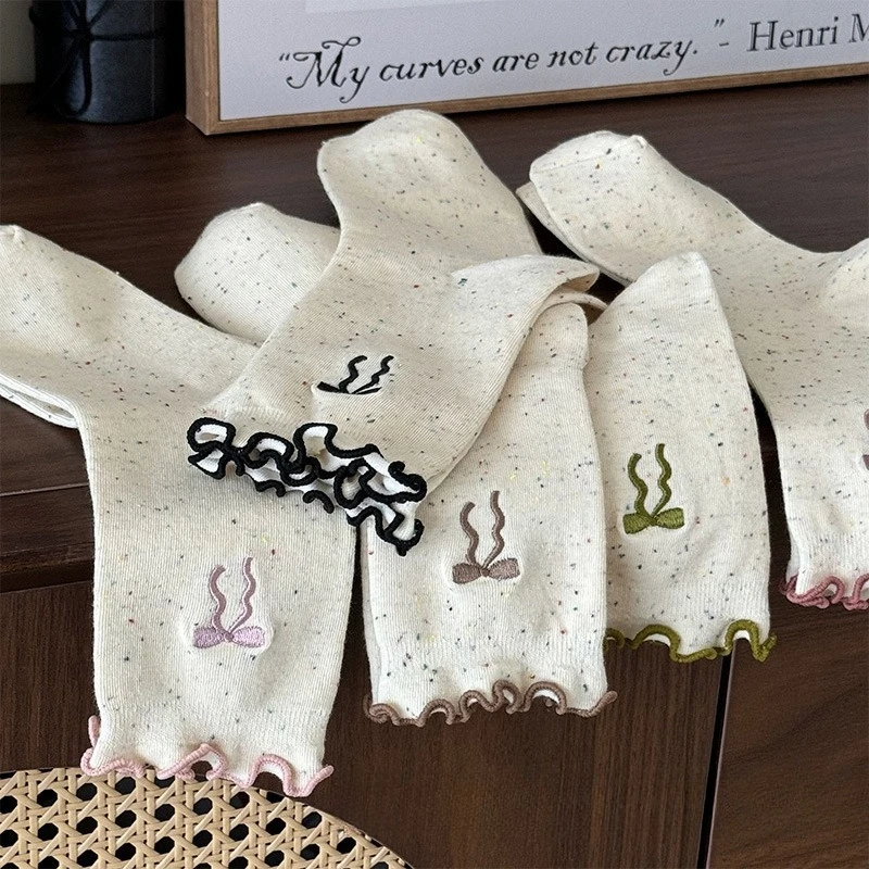 5 paires de chaussettes blanches pour femmes, ensemble de chaussettes à volants avec nœud brodé, Tube central, Coquette décontractée, bonneterie de Style coréen, automne