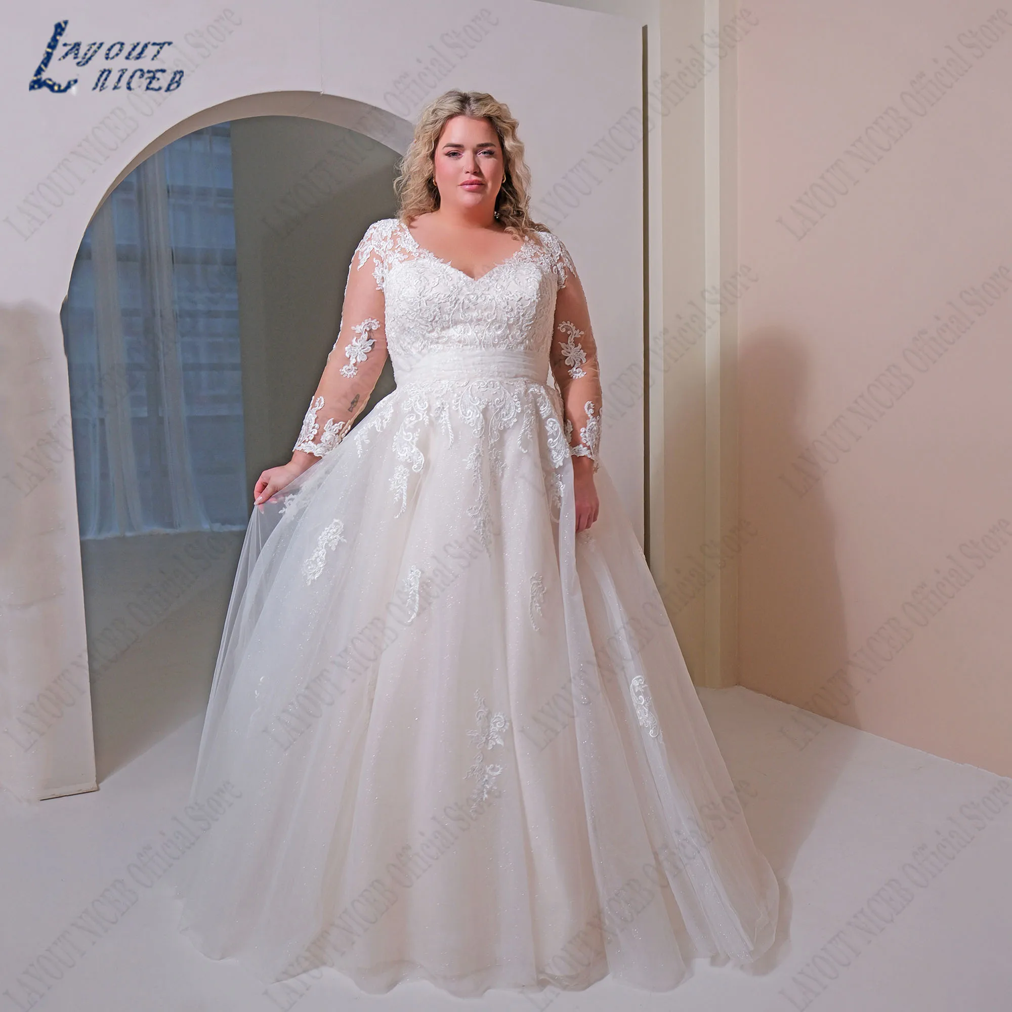 

LAYOUT NICEB Glitter Plus Size Wedding Dress Long Sleeves V-Neck Applique Bride Gowns For Woman A-Line Lace Up Sweep Train