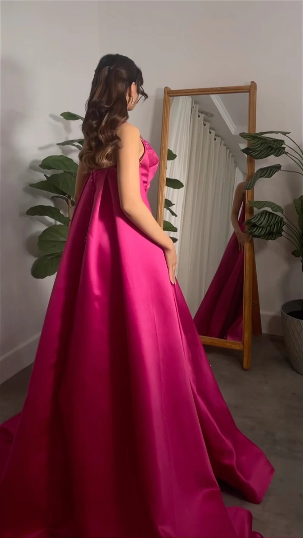 Bella Fuchsia Satin Robes De Soirée Spaghetti Strap A-line Long Train Prom Dresses Elegant Sleeveless Floor-length Wedding Dress