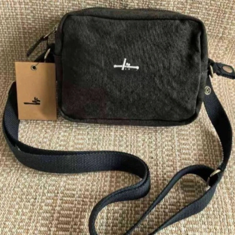 

Outdoor Four Seasons Classic Washed Denim Crossbody Bag Men's and Women's Same Breast Bag Fashion Versatile Letters