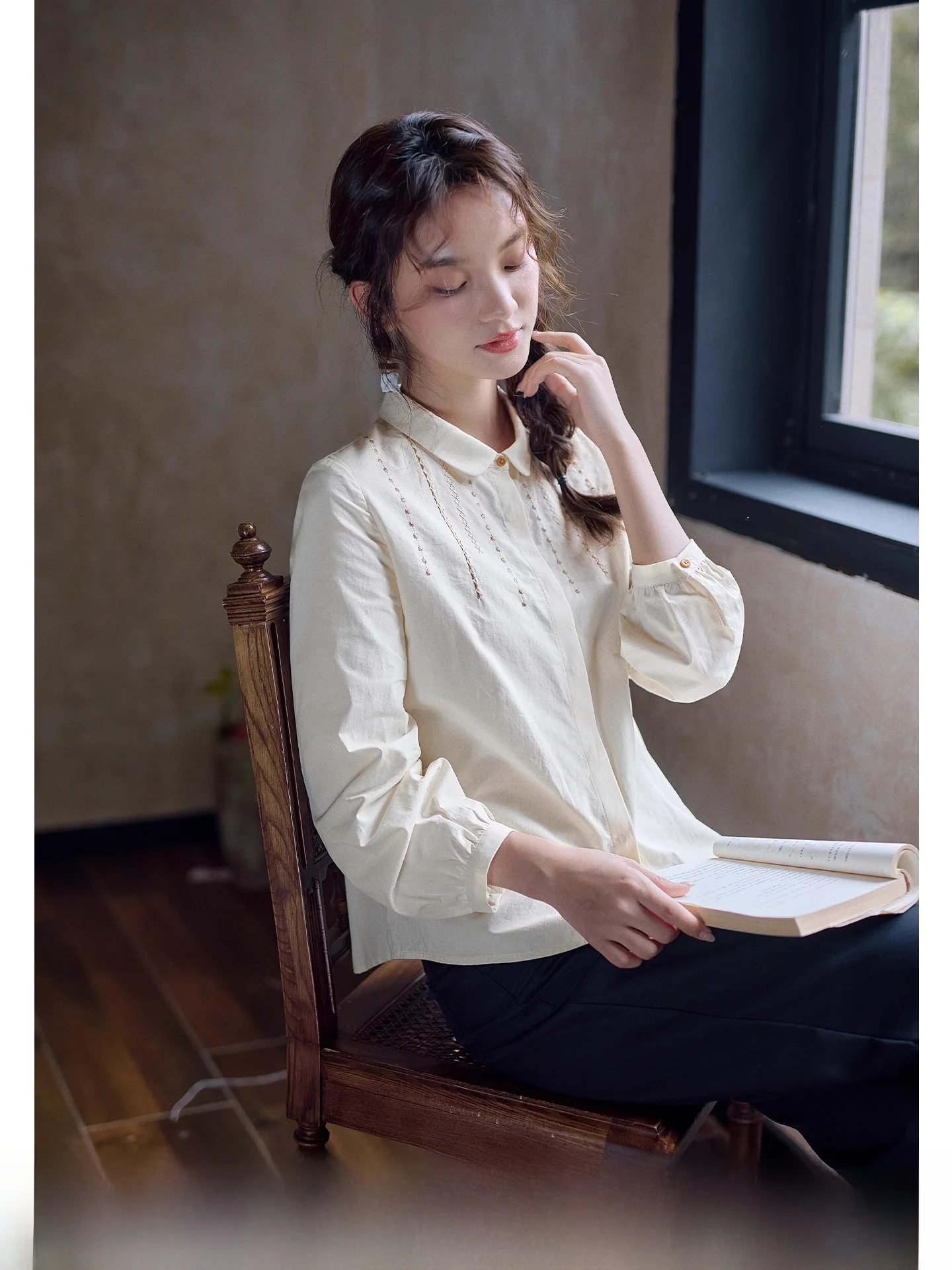 

Red Tead White Pure Cotton Embroidered Long Sve Women's irt Autumn 2025 New Sle Artistic Loose Fit Breathable Ne