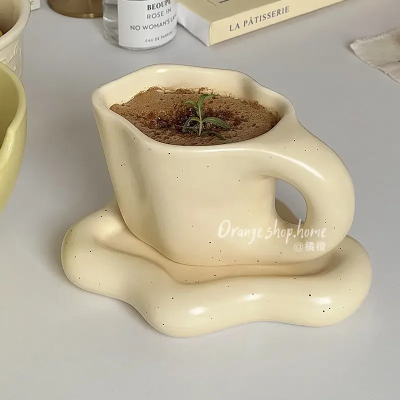 1 conjunto de copo e prato de cerâmica para café manchado de 300ml, copo criativo com alça gorda e pires para decoração de escritório e quarto de