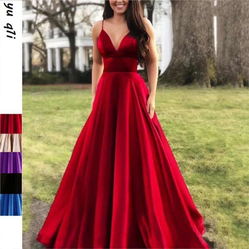 A new style of sleeveless fashion dress in stand-up collar color