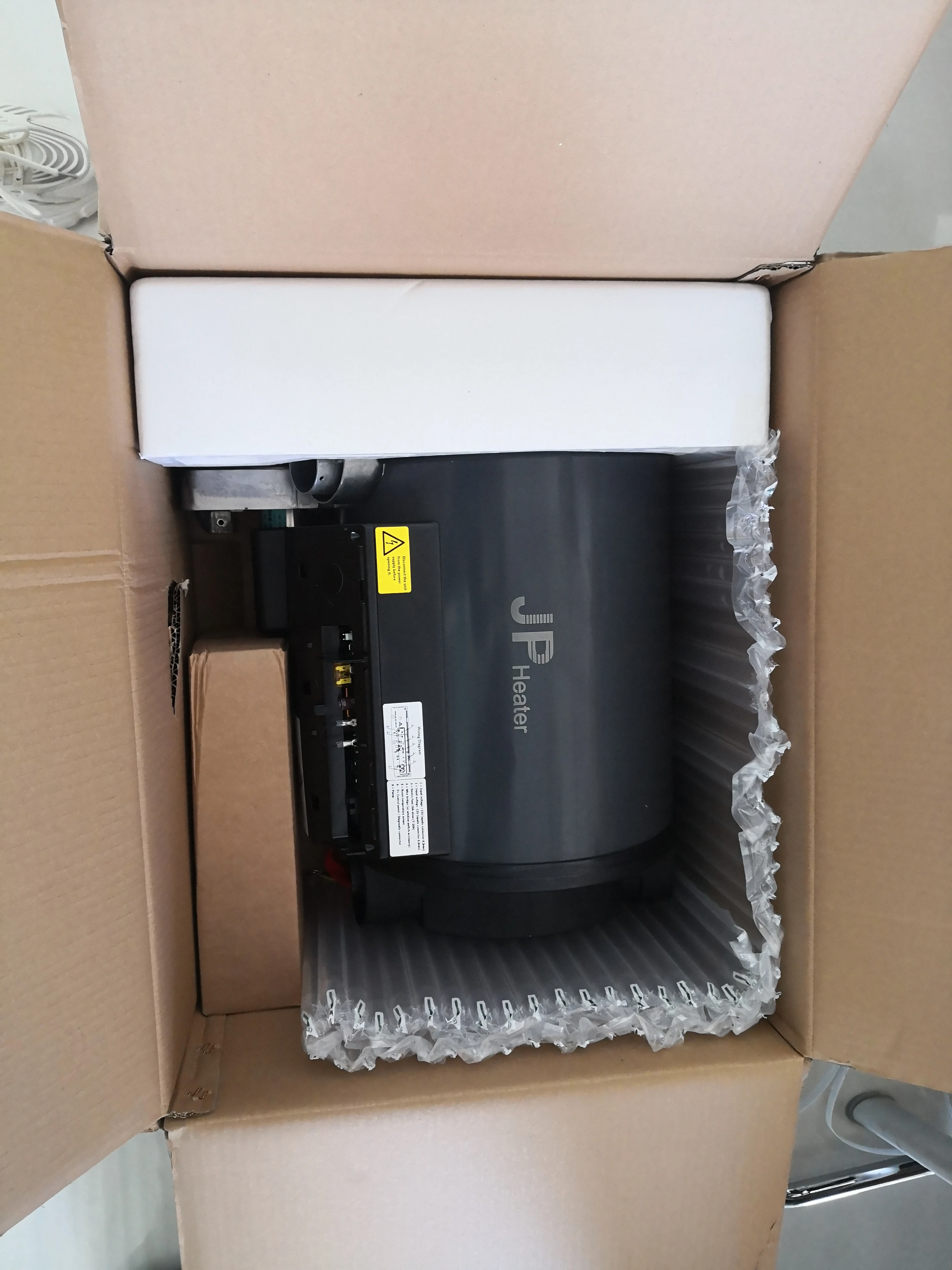 110V/220V Bluetooth Full Silent Heater 4KW Diesel DC12V Hot Air And Water Combi Heater For Motorhome Similar To Truma