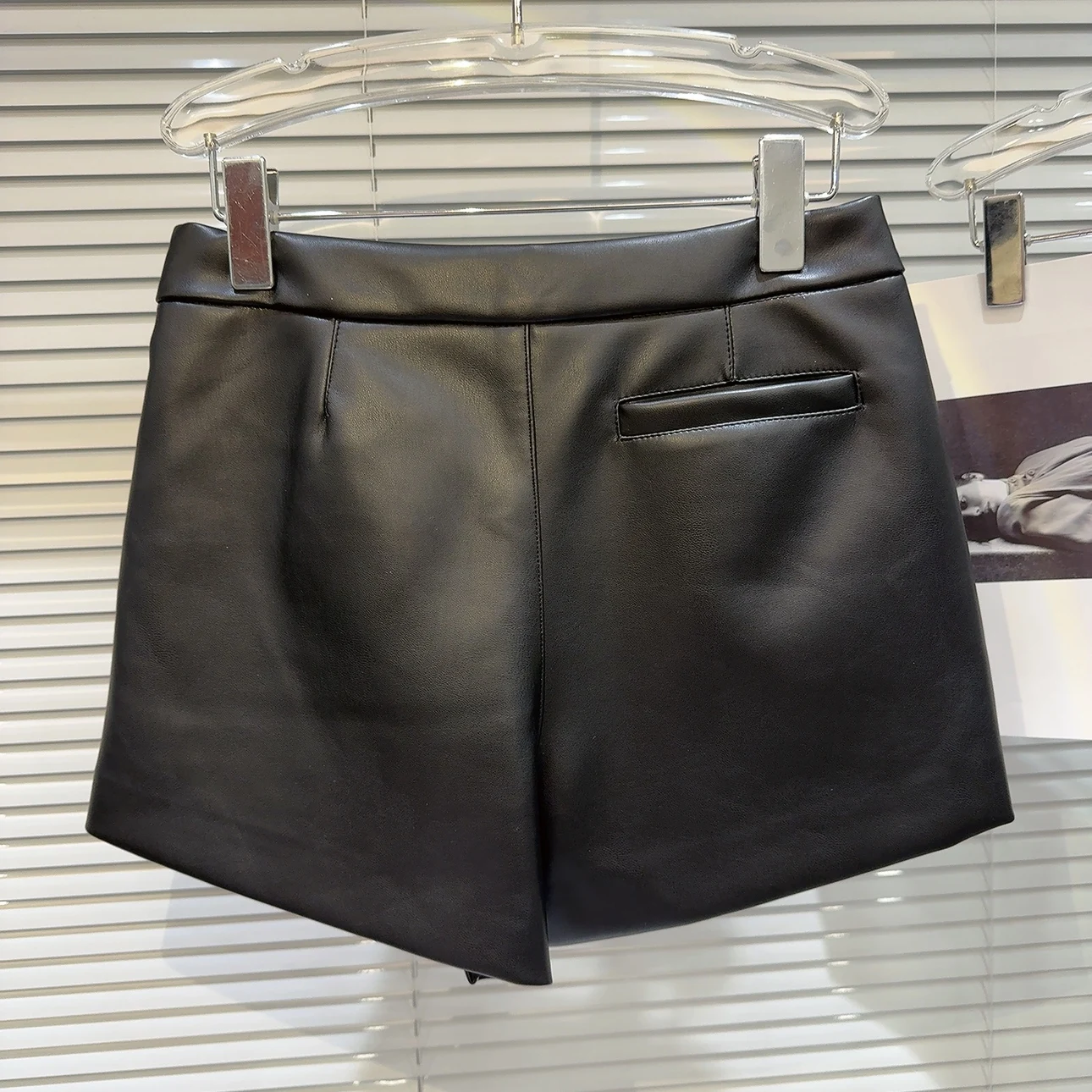 K Lady hiver 2025 jupe en cuir PU femmes Super ort pantalon jupe ket décoration Sexy taille moyenne jambe droite