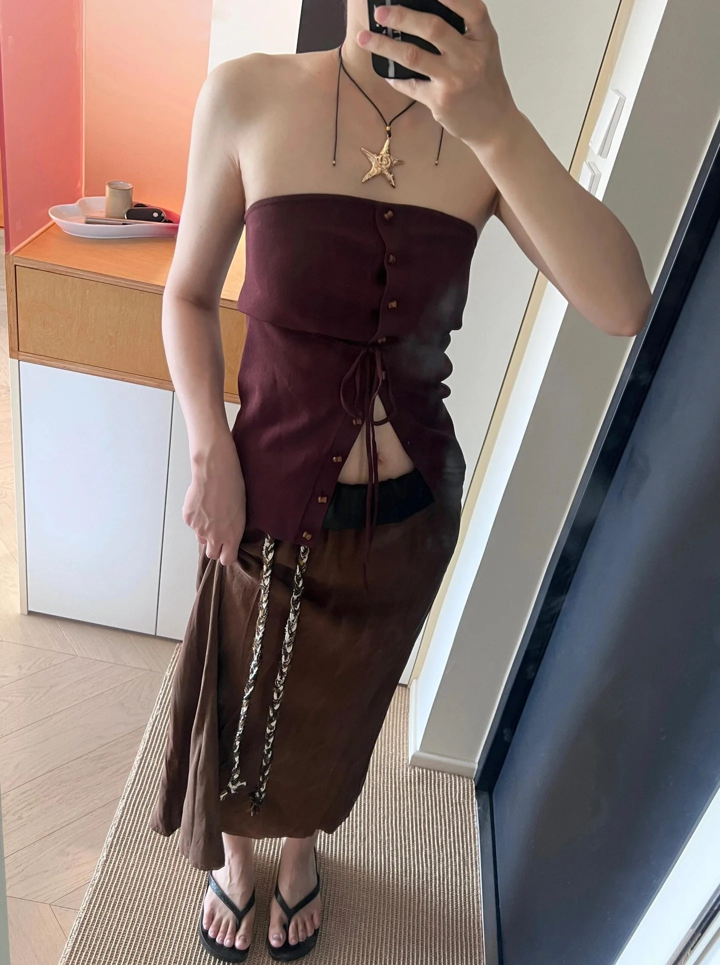 

Solid color buttoned waist drawstring strapless sexy and versatile top for spicy girls, new style for autumn 2025