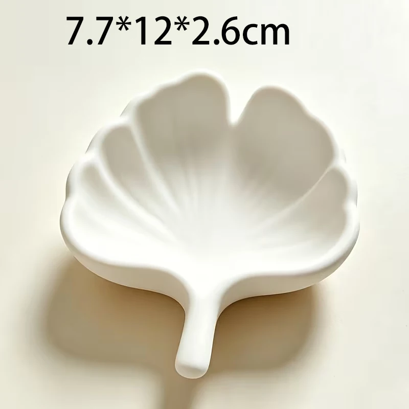 3D Printed Leaf Shaped Storage Tray Matte White Decorative Dish for Keys Paper Clips Small Accessories Minimalist Table Ornament