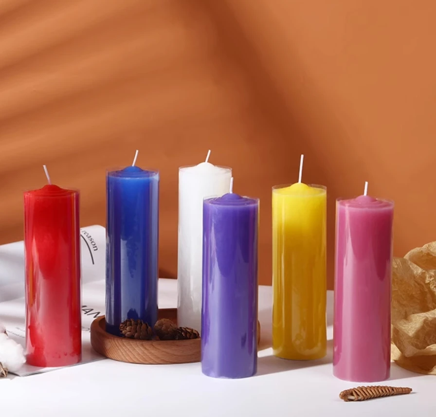 

High end aromatherapy candles come in a variety of colors to choose from, including romantic scented candles