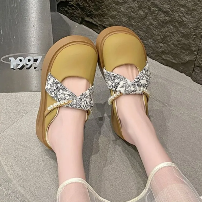 

Женские мюли на толстой платформе с жемчужным декором, закрытым носком, увеличивающие рост, весна-лето 2026, новый стиль, модные, универсальные, под платье, без застежек