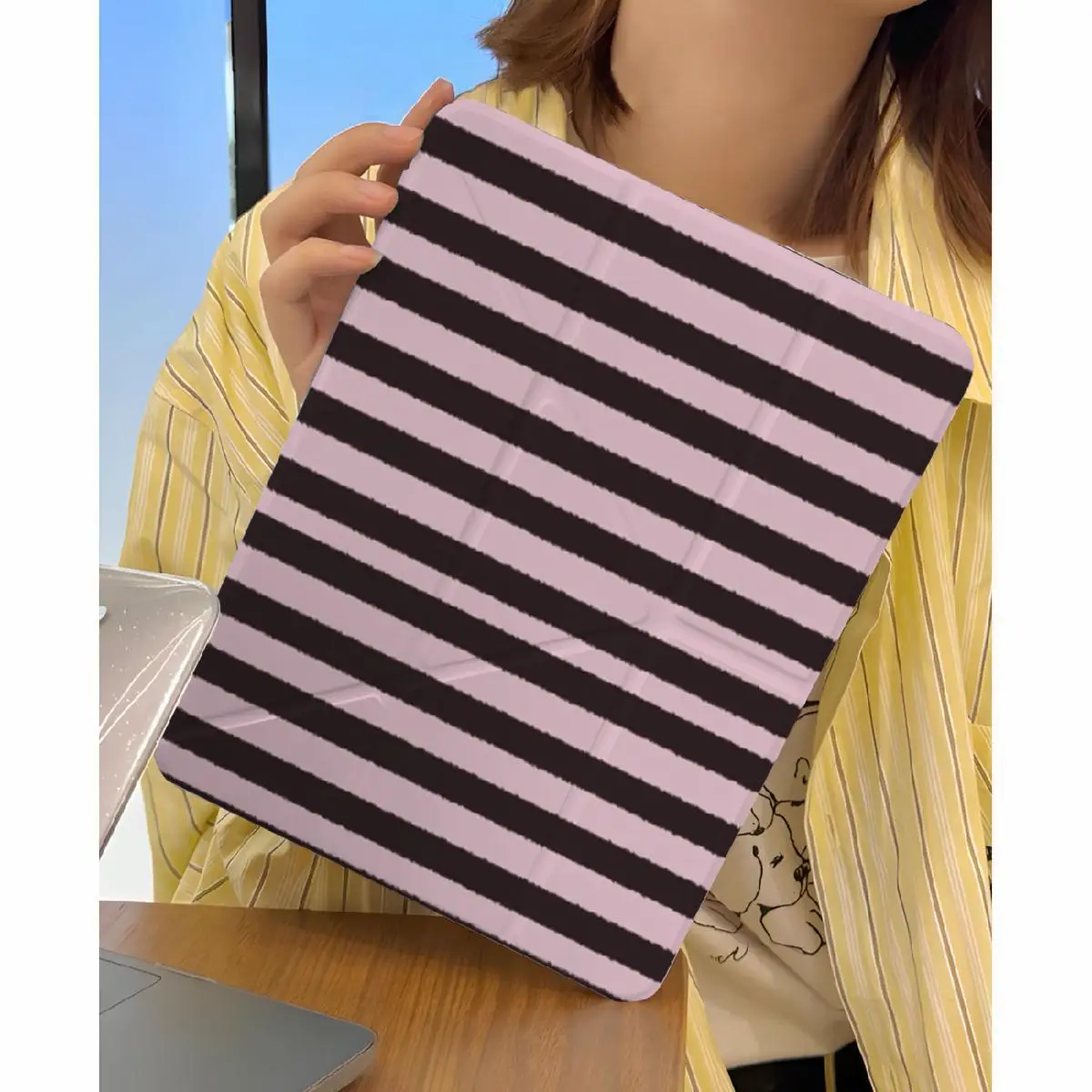 Pink Brown Striped Star iPad Case For iPad Pro 11 13in 2025 iPad Pro 12.9in Air7 10th 11th M4/5 MINI 3+y Fold Anti-fall Cover