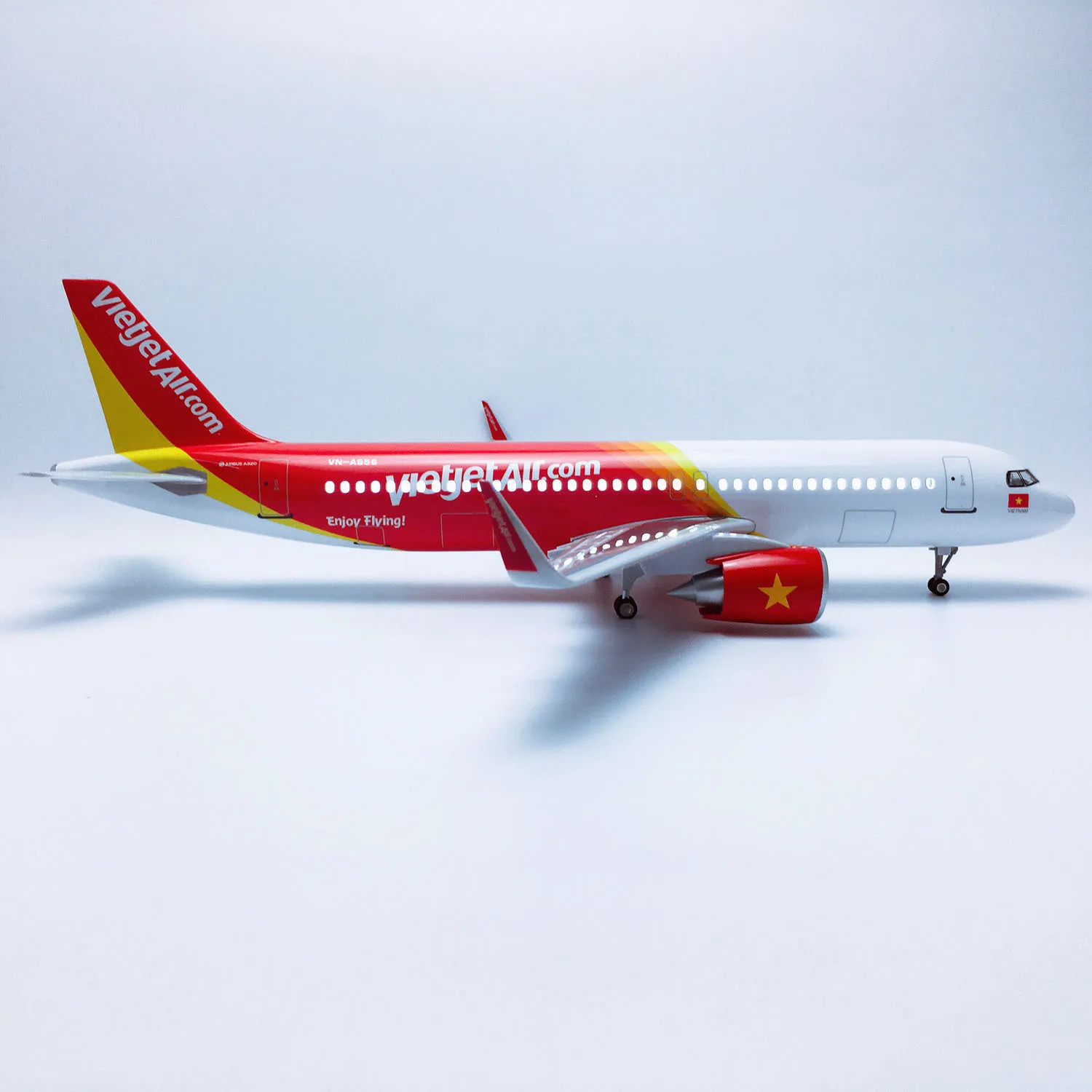 Jouets en résine pour enfants, modèle d'avion, réplique 47CM 320, échelle d'avion Vietjet, décoration Miniature, jouet de collection d'aviation moulé sous pression