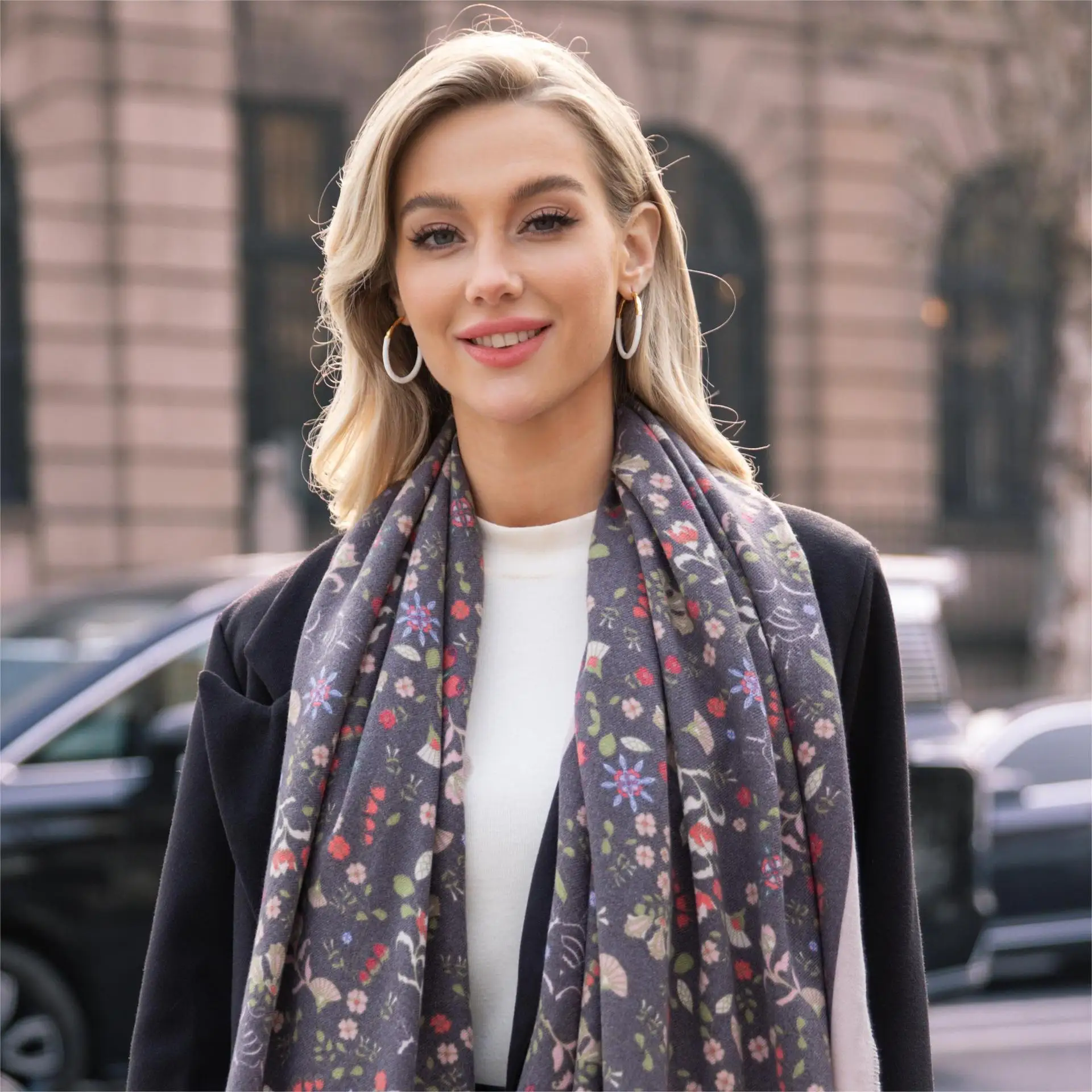 

2025 New Daisy Print Acrylic Scarf Women Autumn Winter Fashion versatile Fringe Shawl Warm Hijab Head Wrap Thickened Neck Warmer