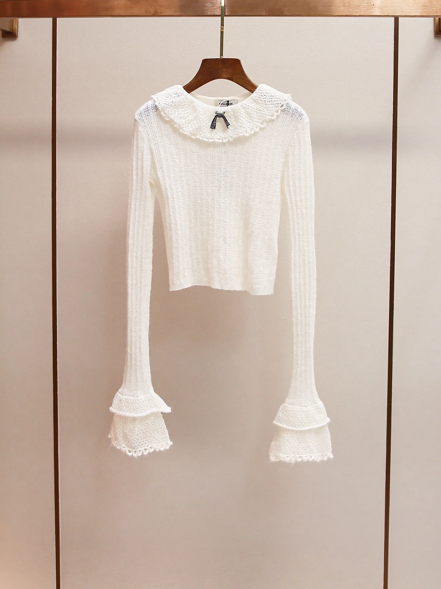 

Осенний новый корейский молодежный вязаный свитер с бантом, рюшами на воротнике и двойными рукавами-колокол для женщин