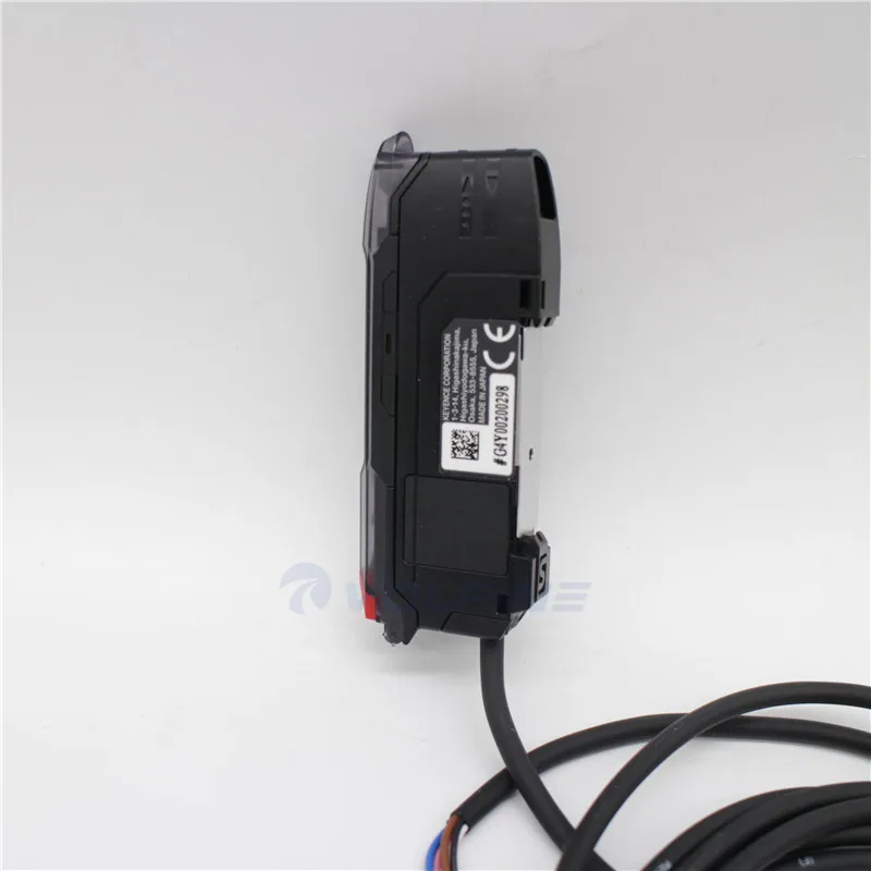 Original new PNP cable type digital optical fiber amplifier sensor FS-N43N