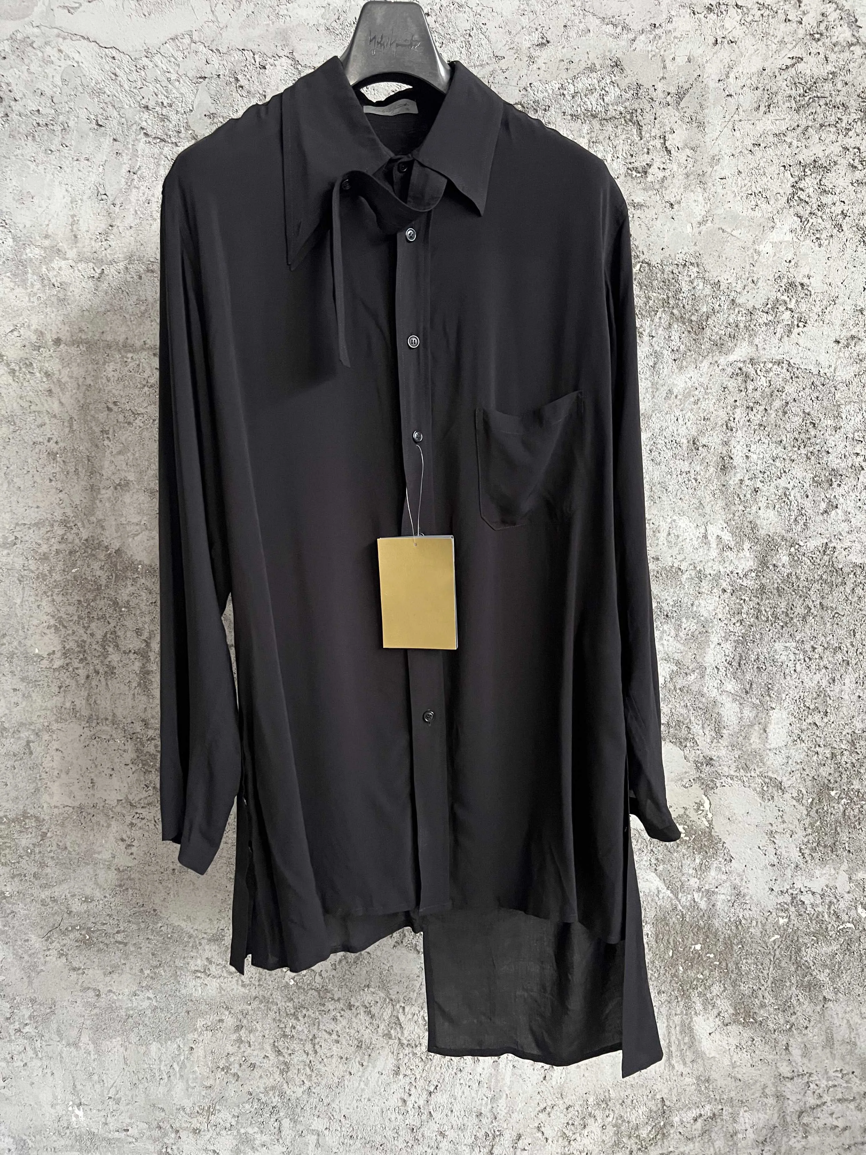 Original design black square collar casual long-sleeved loose plus-size shirt, a niche drape shirt