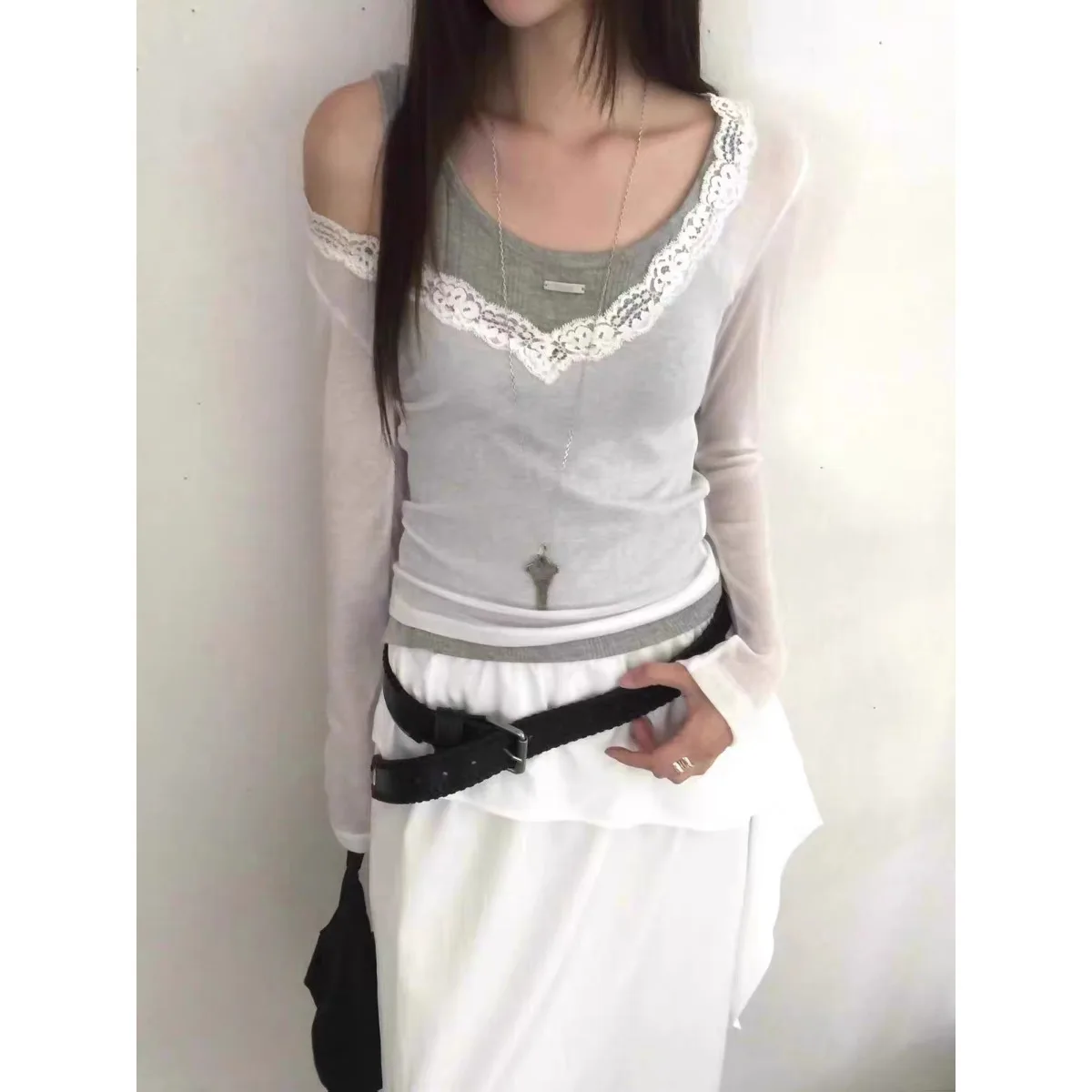 Elegant Slimming Lace V-Neck Long Sleeve Base T-Shirt Top Retro Style Pure Desire Translucent Women's Fashion Chinese Made