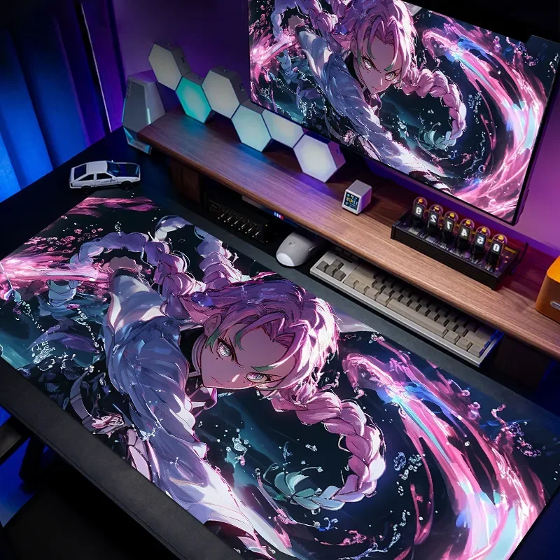 Alas Mouse Demon Slayer - XXL Alas Meja Gaming Anime dengan Desain Mitsuri & Shinobu Permukaan Anti Selip untuk Pengaturan PC (Edisi Fan Art)