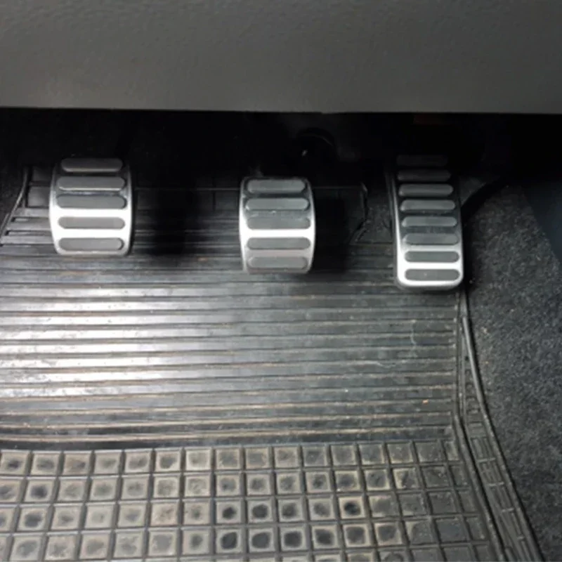 For Suzuki SX4 Aerio Ciaz Vitara S-Cross Splash Ignis Kizashi Sidekick Samurai Gas & Brake Pedal Anti-slip Pad Cover AT MT