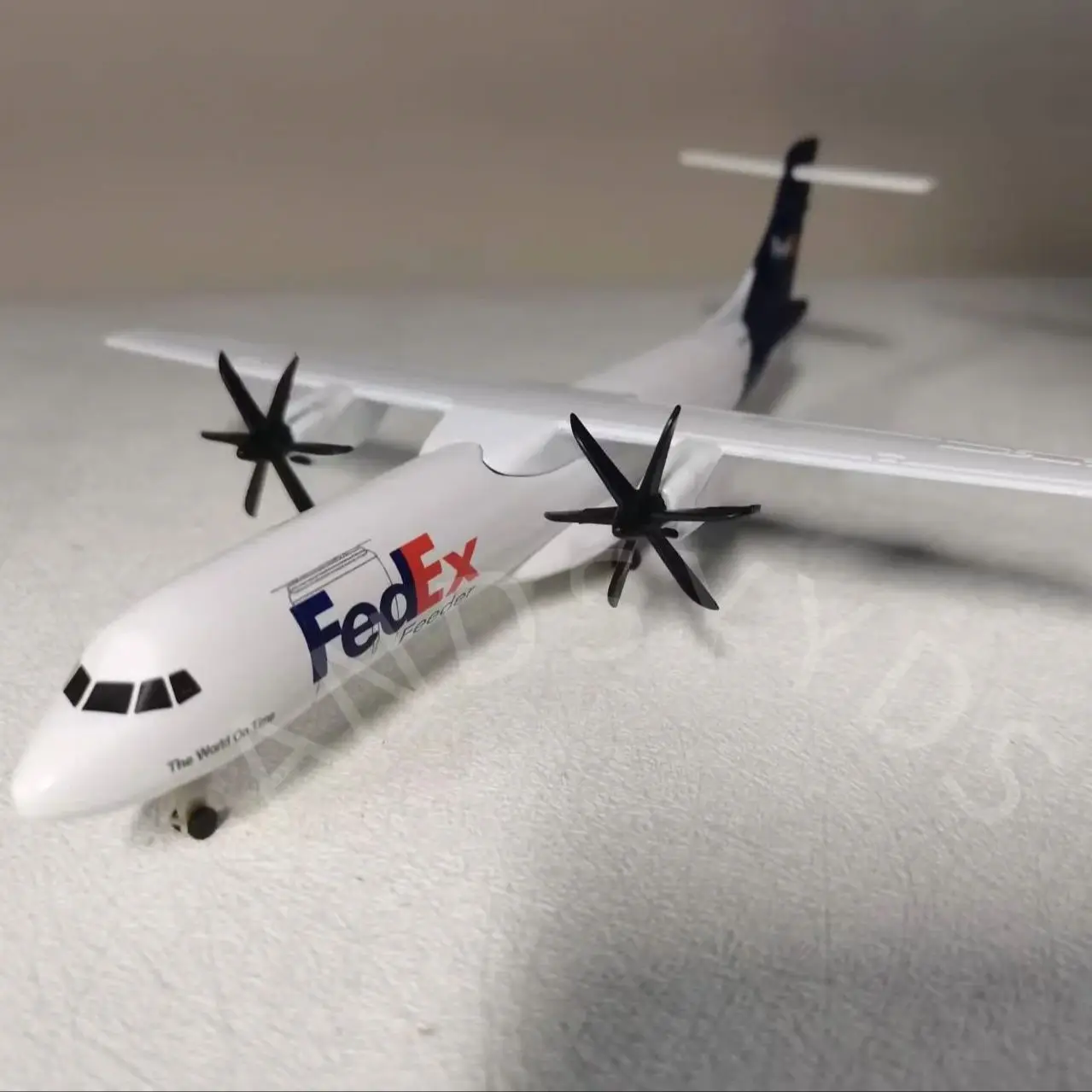 20cm Air FEDEX Airlines ATR Airplane Metal Alloy Simulated Aircraft Model With Wheels Landing Gears Plane Decoration Living Room