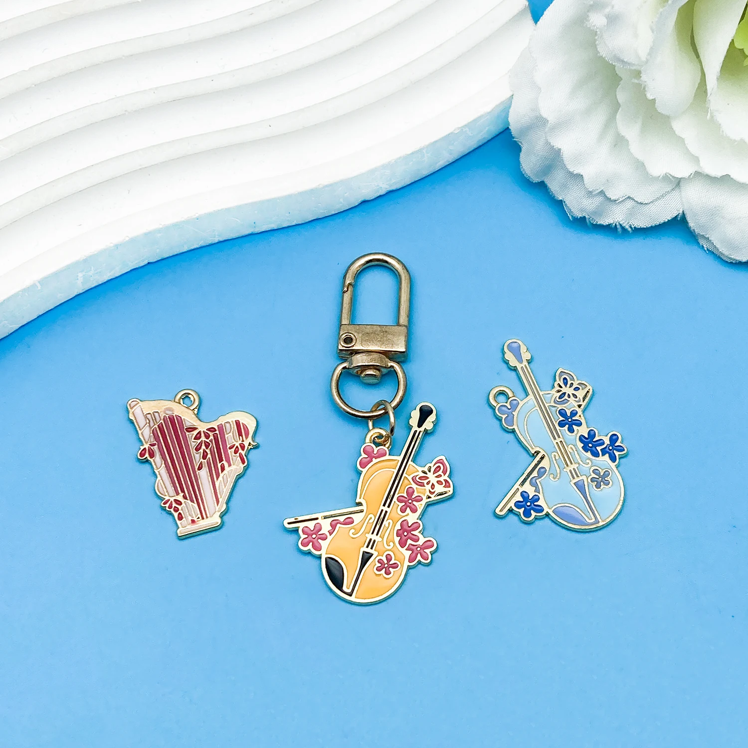 10/12pcs Musical Instrument Charms Gold‑Plated Flower Decor Violin Guitar Harp Pendants For Music Theme DIY Jewelry Accessories