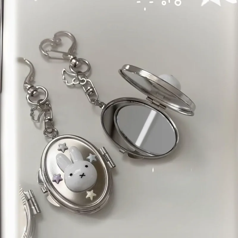 Niedlicher Miffy Anime Cartoon Anhänger Metall Klappspiegel Kreativer Asiatischer Stil Anhänger für Handy und Rucksack – Detail 4