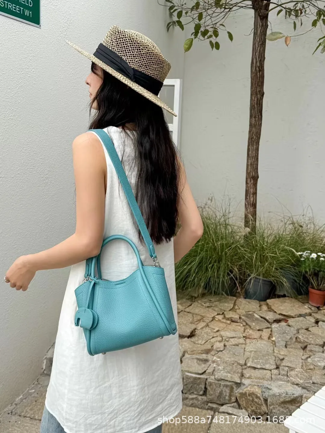 Fashionable leather hand-held vegetable basket bag water bucket bag women's high-end sense niche underarm bag versatile single s