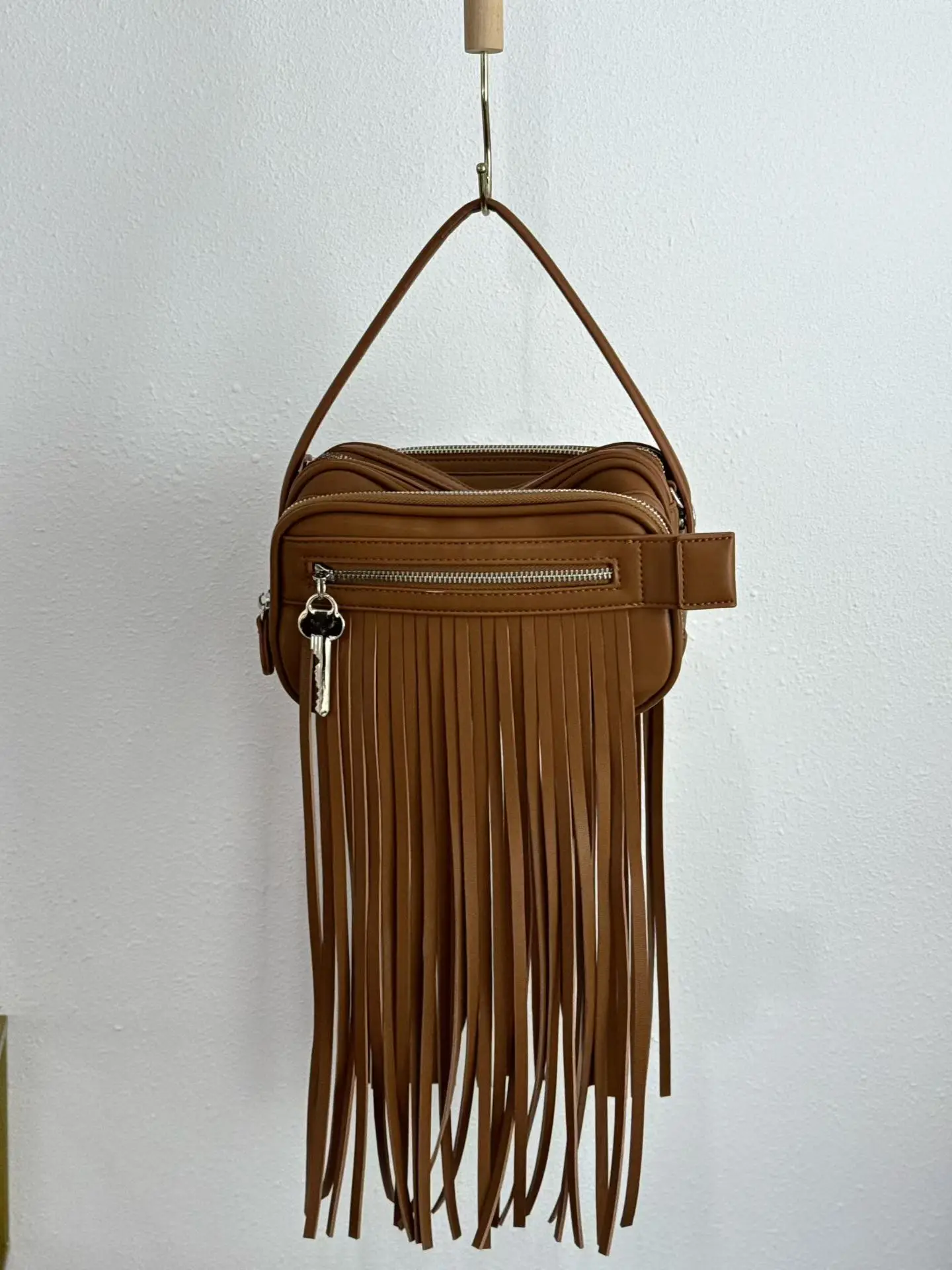 

2026 Show Camera Bags For Women Luxury Designer Handbag And Purse New In PU Top Handle Multi-Layer Tassel Shoulder