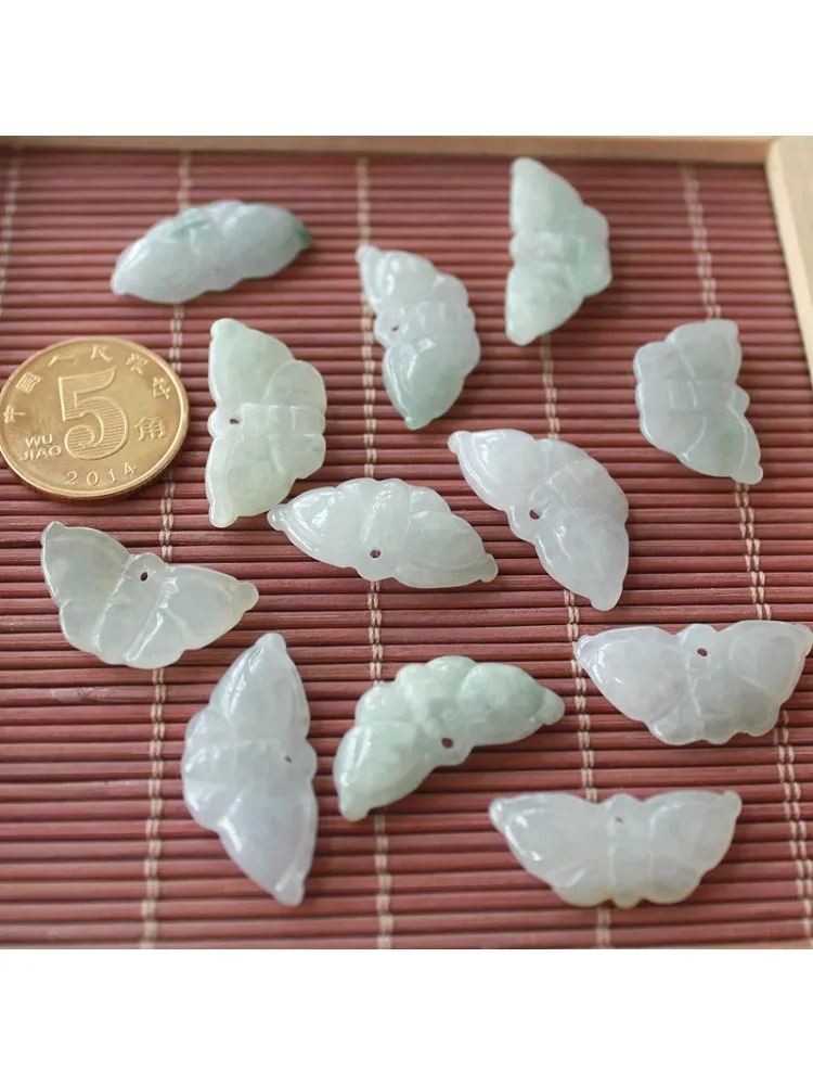 5PC Natural Jade Emerald Butterfly Beads Pendant Akcesoria DIY Bangle Charm Biżuteria Moda Ręcznie rzeźbiony amulet szczęścia — zdjęcie 2