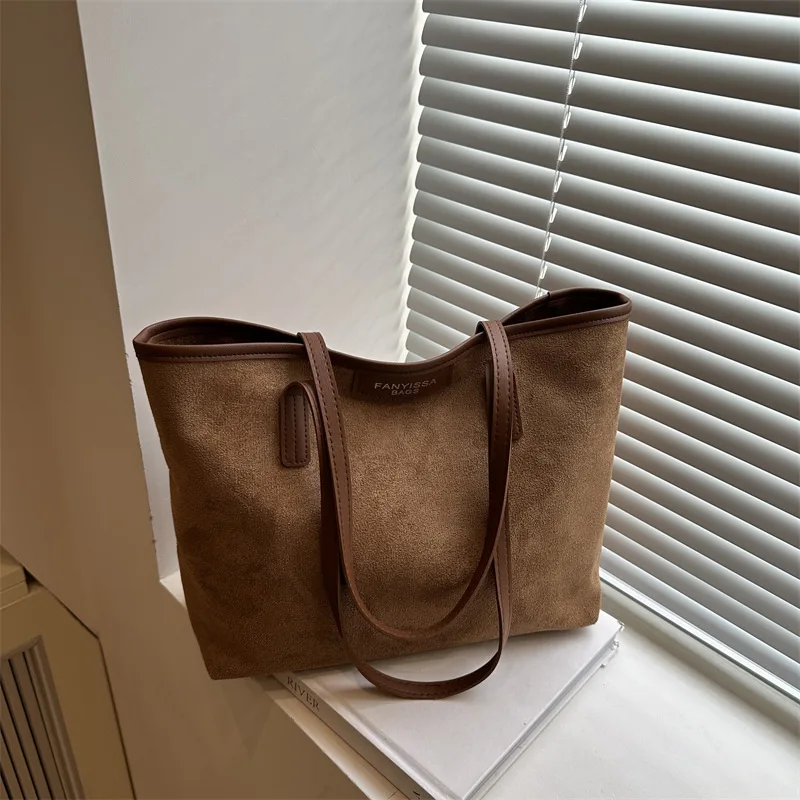 

Autumn Retro Suede Shoulder Bags for Women Versatile Large Capacity Ladies Tote Bag Simple Solid Color Female Bucket Handbags