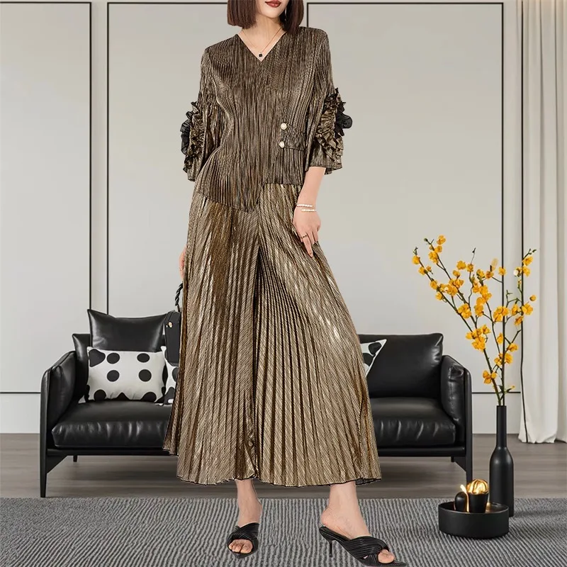 

Miyake New Pleated Set V-neck Lantern Sleeve Plate Flower Top Wide Leg Straight Pants Women's Large Size Two-piece Commuter