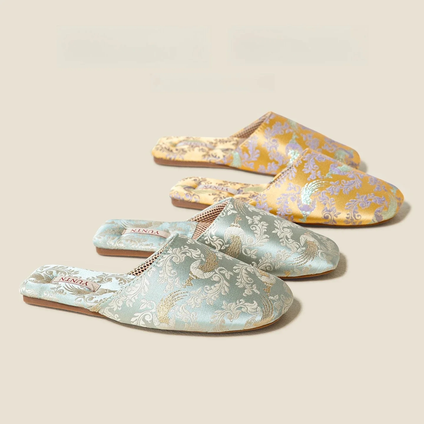 

Home Use Women's Slippers Four - Season Cool Slippers with Chinese Aesthetic Peacock Pattern Embroidered Lightweight Rubber Sole