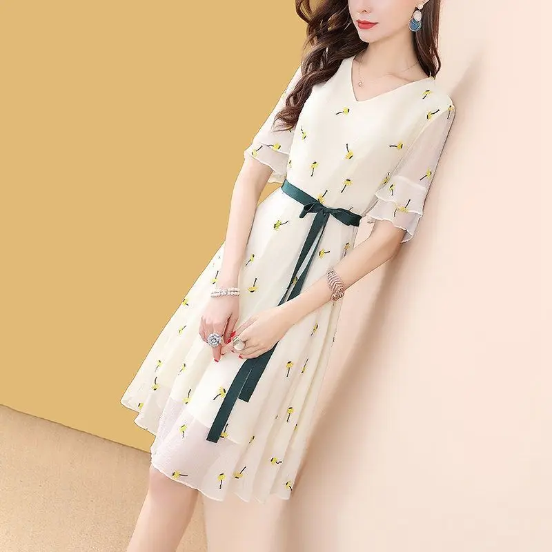 women\'s Summer New style Fashion white printing V-neck short sleeve dresses women clothes elegant temperament A-line skirt