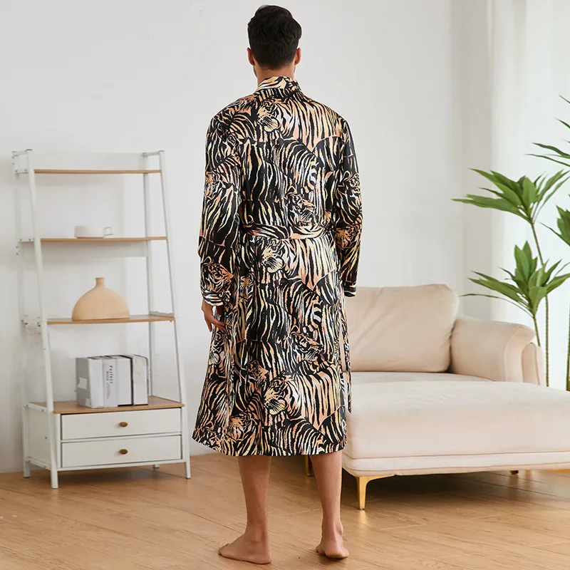 2024 herbst Neue Männer Homewear Mode Tiger Print Loungewear 2 Stücke Robe Set Shorts Männlichen Satin Nachtwäsche Casual Hause Kleidung